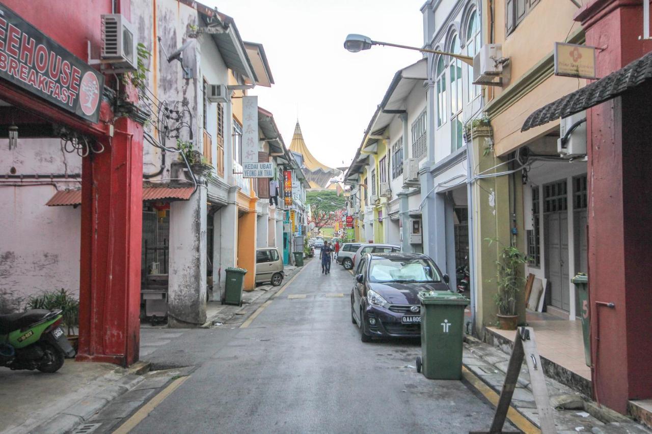 Little Houses Kuching Luaran gambar